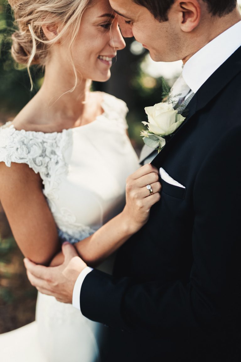 Photographe Mariage Norvège Hamar Mariés Robe Bouquet Mer Océan Plage Shooting