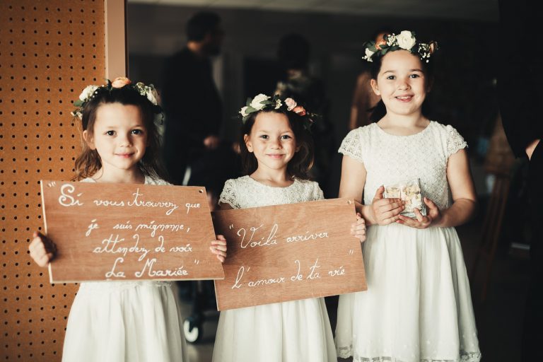 Demoiselles d'honneur petites filles jumelles entrée mariés mariage Metz 57 Moselle