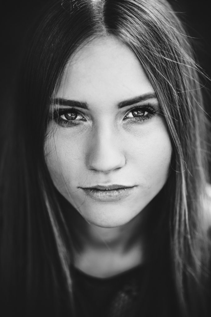 Shooting séance photo portraits noir et blanc yeux visage beau