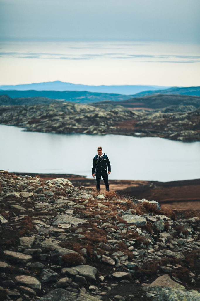 Montagnes Norvège Lac Randonnée Amis